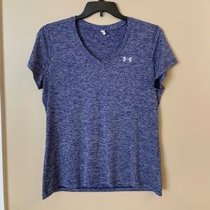 EUC Under Armour Heatgear v-neck tee
